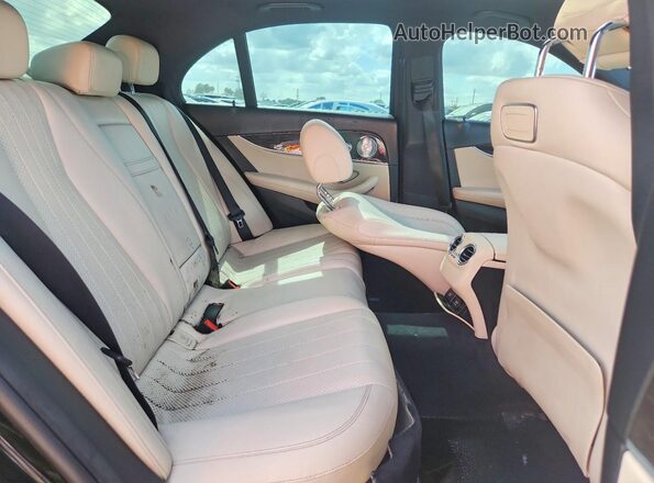 WDDZF4KB8KA499743 2019 MERCEDES-BENZ E Black Widok tylnych siedzeń
