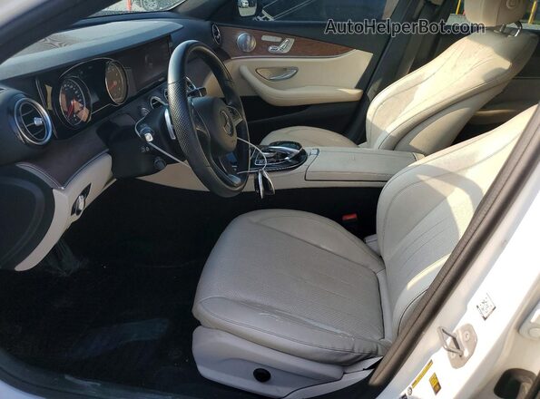 WDDZF4KB9HA032954 2017 MERCEDES-BENZ E Белый Вид салона спереди