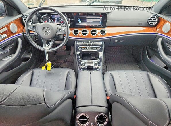 WDDZF4KB9HA188525 2017 MERCEDES-BENZ E Серый Вид панели приборов