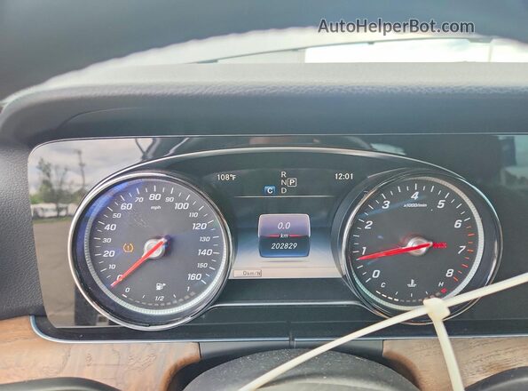 WDDZF4KB9JA329955 2018 MERCEDES-BENZ E Gray ხელსაწყოთა პანელის ხედი