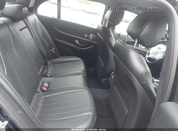 WDDZF4KBXHA062125 2017 MERCEDES-BENZ E-CLASS Black Widok naklejki z numerem VIN
