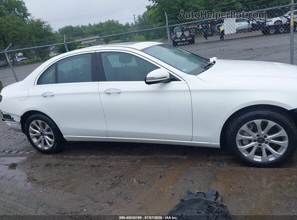 WDDZF4KBXHA066255 2017 MERCEDES-BENZ E-CLASS White Widok wnętrza z tyłu