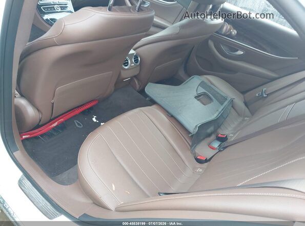 WDDZF4KBXHA066255 2017 MERCEDES-BENZ E-CLASS White Widok naklejki z numerem VIN