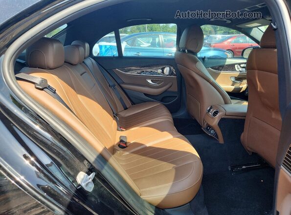 WDDZF4KBXJA320763 2018 MERCEDES-BENZ E Черный Вид задних сидений