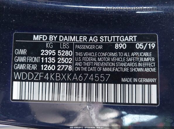 WDDZF4KBXKA674557 2019 MERCEDES-BENZ E-CLASS Navy Vista del compartimento del motor