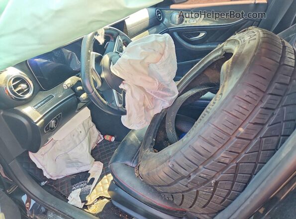WDDZF6EB9HA245491 2017 MERCEDES-BENZ E Black წინა სალონის ხედი