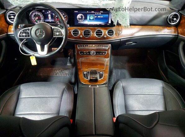 WDDZF6JB6KA555112 2019 MERCEDES-BENZ E Черный Вид панели приборов