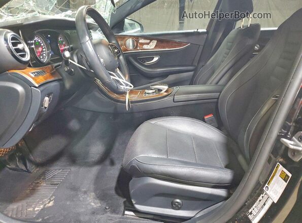 WDDZF6JB6KA555112 2019 MERCEDES-BENZ E Черный Вид салона спереди