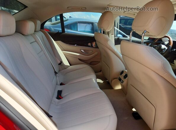 WDDZF8DB9LA704704 2020 MERCEDES-BENZ E Red Vista de los asientos traseros
