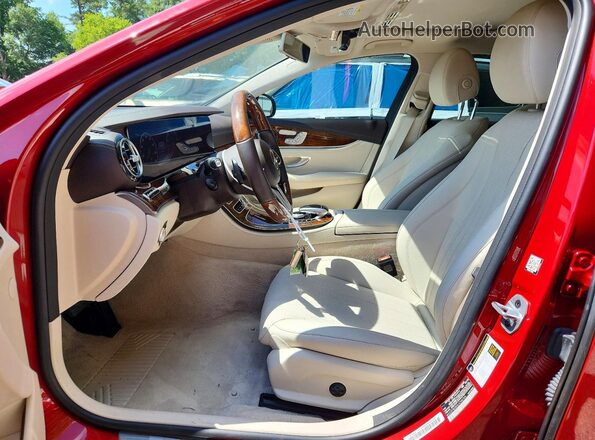 WDDZF8DB9LA704704 2020 MERCEDES-BENZ E Red Vista interior delantera