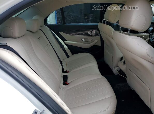 WDDZF8DB9LA752106 2020 MERCEDES-BENZ E White Widok tylnych siedzeń