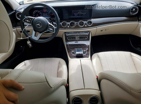 WDDZF8DB9LA752106 2020 MERCEDES-BENZ E White Widok deski rozdzielczej