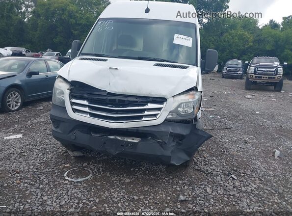 WDYPE8CD7HP574566 2017 FREIGHTLINER SPRINTER 2500 White Front view