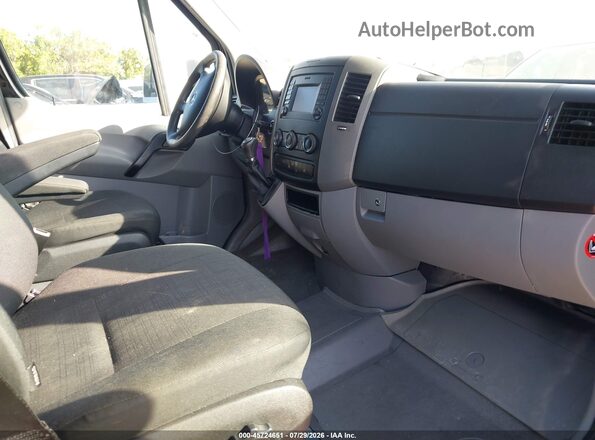 WDZPE8DD8GP232939 2016 MERCEDES-BENZ SPRINTER Black Front interior view