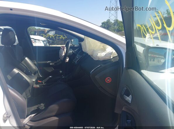 WF0DP3TH5G4117282 2016 FORD FOCUS White Vista interior delantera