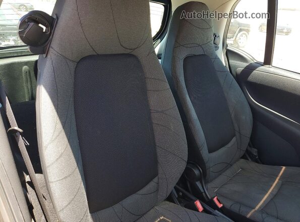 WMEEJ9AAXGK843380 2016 SMART FORTWO Желтый Вид задних сидений
