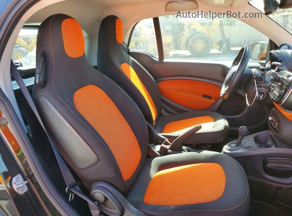 WMEFJ9BA5JK265781 2018 SMART FORTWO Orange Вид задніх сидінь