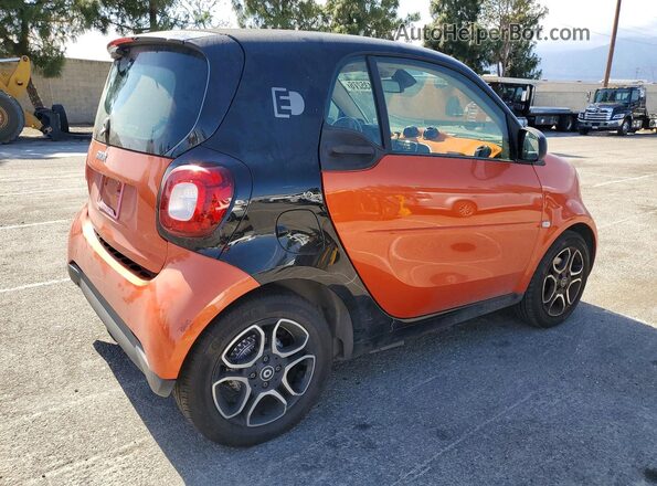 WMEFJ9BA5JK265781 2018 SMART FORTWO Orange Задня права чверть