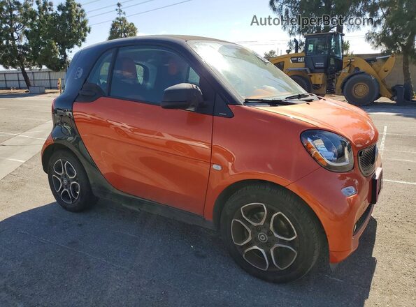 WMEFJ9BA5JK265781 2018 SMART FORTWO Orange Передня права чверть