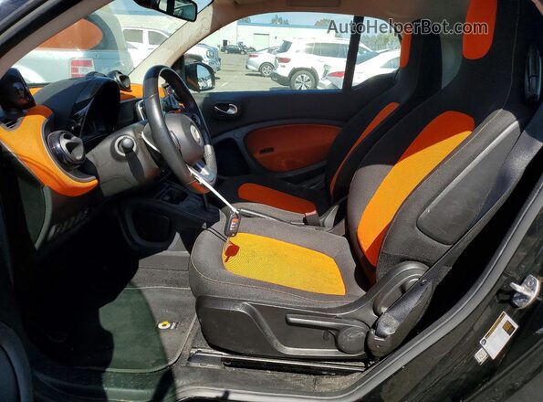 WMEFJ9BA5JK265781 2018 SMART FORTWO Orange Вид салону спереду