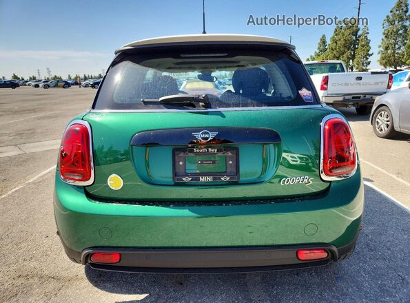 WMW13DJ01R2V87986 2024 MINI COOPER Green Rear view