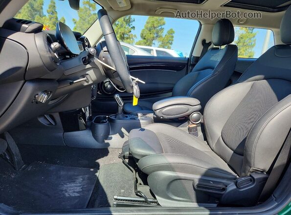 WMW13DJ01R2V87986 2024 MINI COOPER Green Front interior view