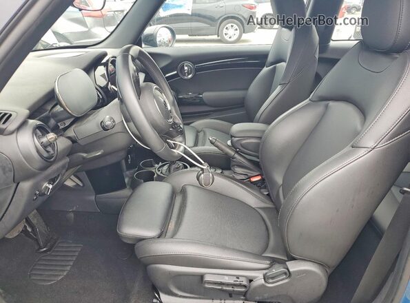 WMW53DH06N2P84007 2022 MINI COOPER Blue Front interior view