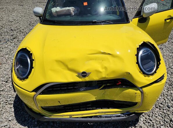 WMW53GD07S2X13854 2025 MINI COOPER Yellow Вид задньої частини салону