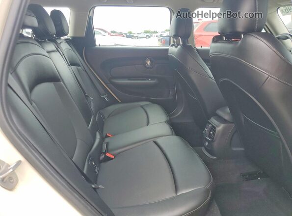 WMWLU1C30H2F28828 2017 MINI COOPER Cream Vista de los asientos traseros