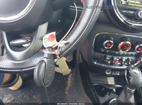 WMWLU1C3XH2F28514 2017 MINI CLUBMAN Серый Вид панели приборов