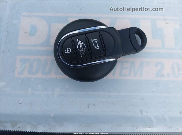 WMWLU5C51H2E82788 2017 MINI CLUBMAN Black Vista del salpicadero
