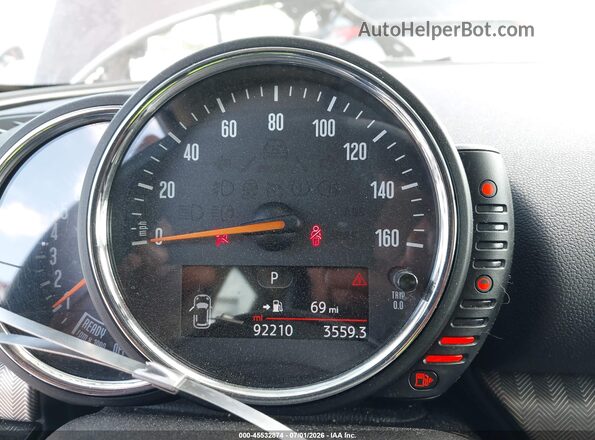 WMWLU5C5XH2E82739 2017 MINI CLUBMAN Темно-бордовый Вид задних сидений