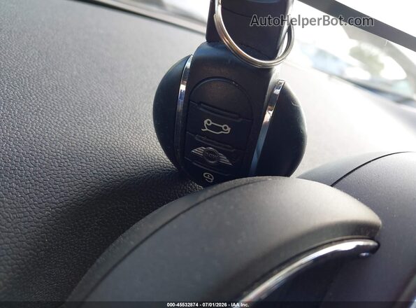 WMWLU5C5XH2E82739 2017 MINI CLUBMAN Темно-бордовый Вид панели приборов