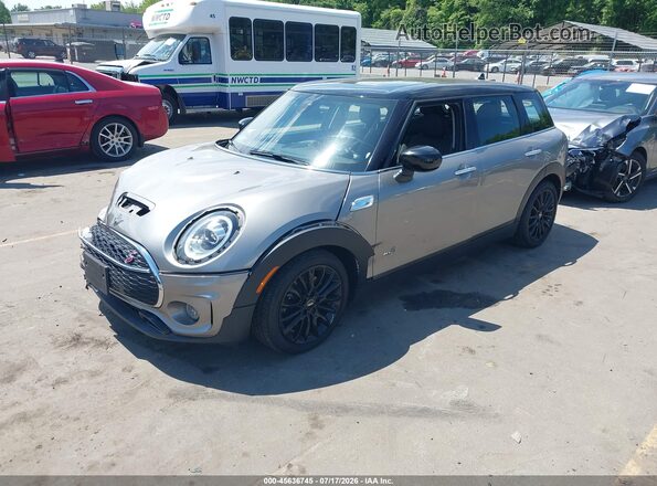 WMWXJ1C01L2L38686 2020 MINI CLUBMAN Silver Առջևի ձախ երեք քառորդ տեսարան