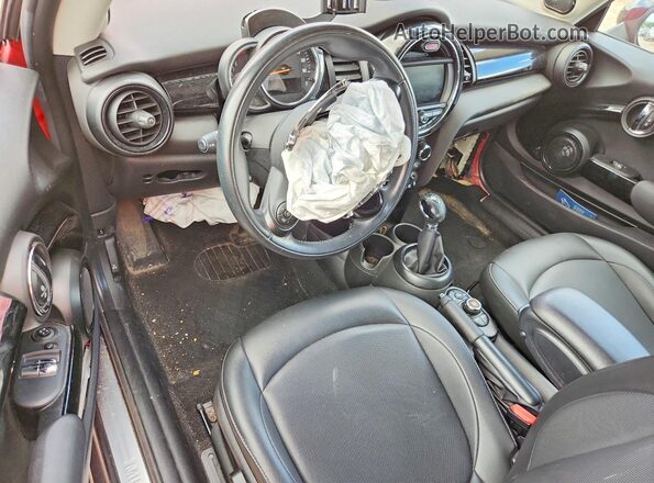 WMWXP5C56K2H31411 2019 MINI COOPER Красный Вид панели приборов