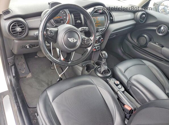 WMWXP5C58H3B77954 2017 MINI COOPER Beige Dashboard view