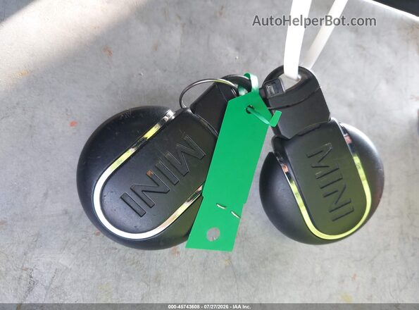 WMWXP7C53G2C61146 2016 MINI HARDTOP Красный Вид панели приборов