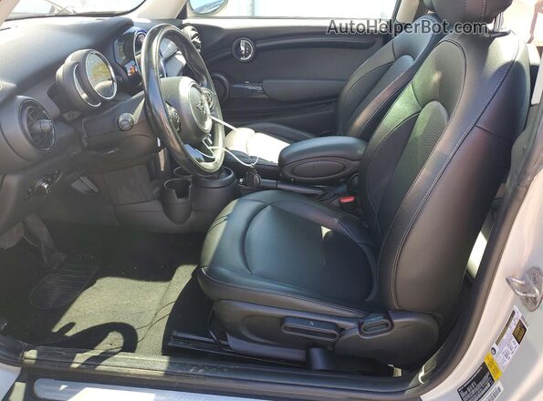 WMWXR3C04L2L38105 2020 MINI COOPER Gray Вид салону спереду
