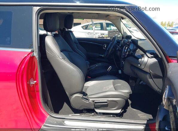 WMWXR5C00L2M12146 2020 MINI HARDTOP Красный Вид салона спереди
