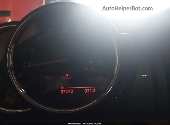 WMWXU1C31H2F77960 2017 MINI HARDTOP Red Հետևի նստատեղերի տեսք