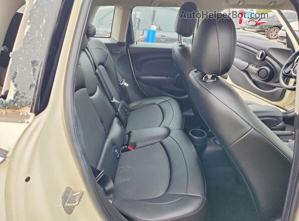 WMWXU1C56H2E17896 2017 MINI COOPER Cream Rear seats view