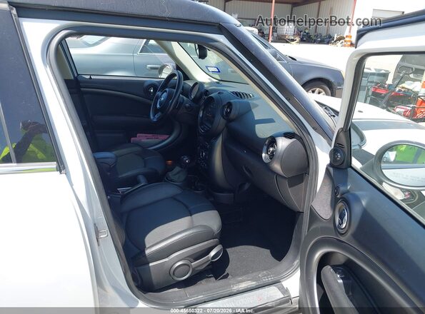 WMWZC3C53GWT08744 2016 MINI COUNTRYMAN Белый Вид салона спереди