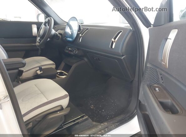 WMZ23GA00T7V31038 2026 MINI COUNTRYMAN White Widok wnętrza z przodu