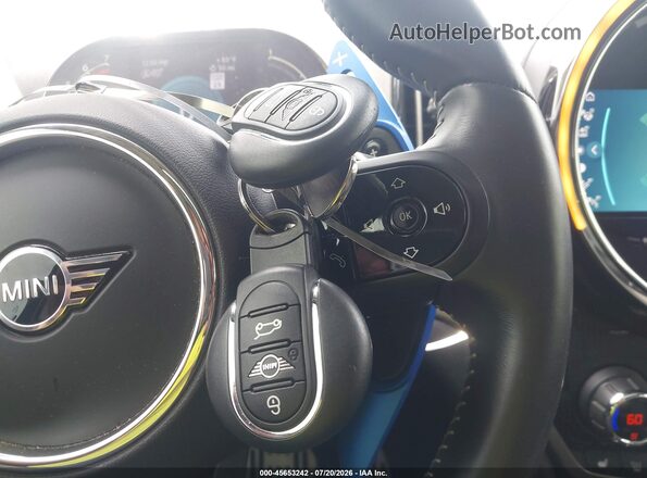 WMZ83BR06P3P69443 2023 MINI COUNTRYMAN Blue Dashboard view