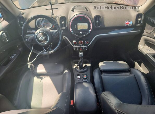 WMZYT3C30J3E94073 2018 MINI COOPER Синий Вид панели приборов