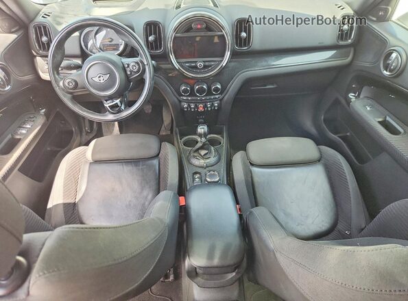 WMZYT5C37H3B67109 2017 MINI COOPER Black Vista del salpicadero