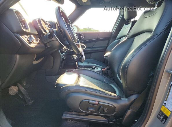 WMZYT5C58K3E63944 2019 MINI COOPER Gray Front interior view