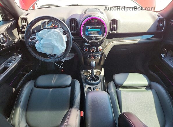 WMZYT5C58K3J87763 2019 MINI COOPER Красный Вид панели приборов