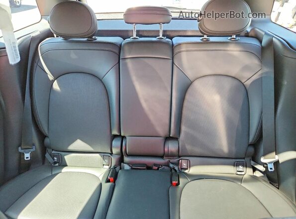 WMZYT5C58K3J87763 2019 MINI COOPER Красный Вид задних сидений
