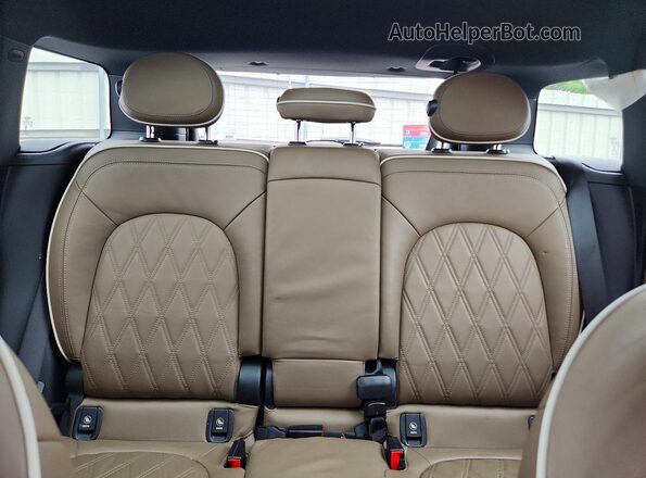 WMZYT5C59K3J88548 2019 MINI COOPER Green Вид задніх сидінь